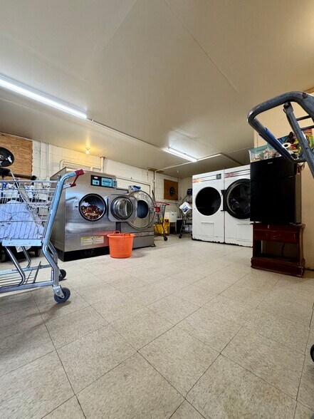 More Photos Of 990 Avenue K, Marrero Hotel For Sale