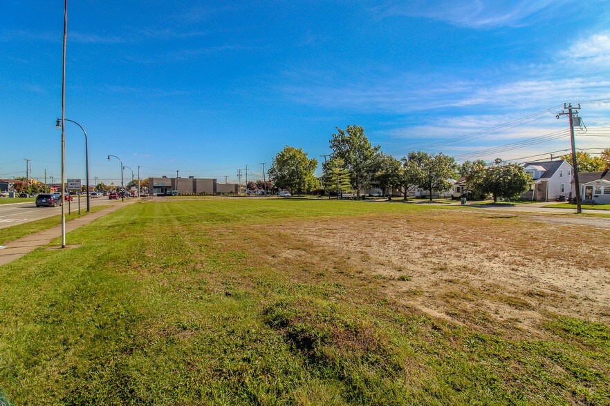 More Photos Of 1519-1545 Southfield Rd, Lincoln Park Land For Sale