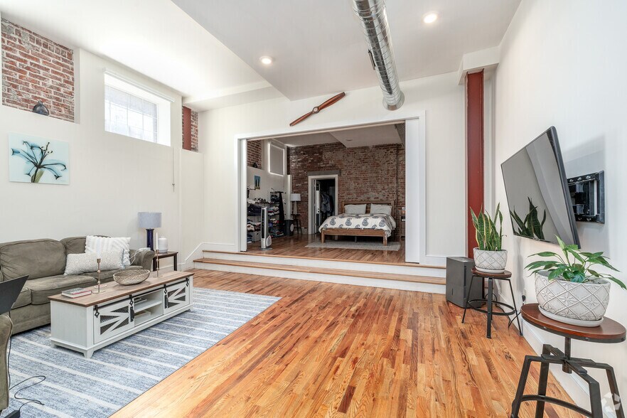 More Photos Of 257 Washington St, Binghamton Apartments For Sale