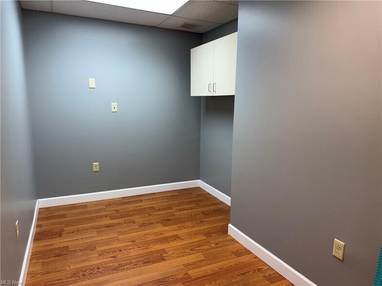 More Photos Of 3870 Central Ave, Shadyside Storefront Retail Residential For Sale