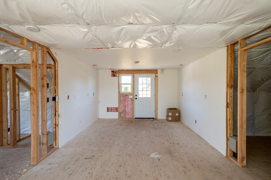 More Photos Of 14969 W Bow Hill Rd, Bow Bar For Sale