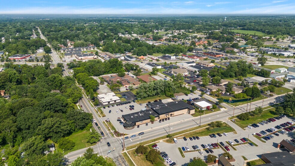 More Photos Of 1111 Glendale Blvd, Valparaiso Freestanding For Lease