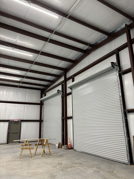 More Photos Of 2995 Mayport Rd, Jacksonville Manufacturing For Lease