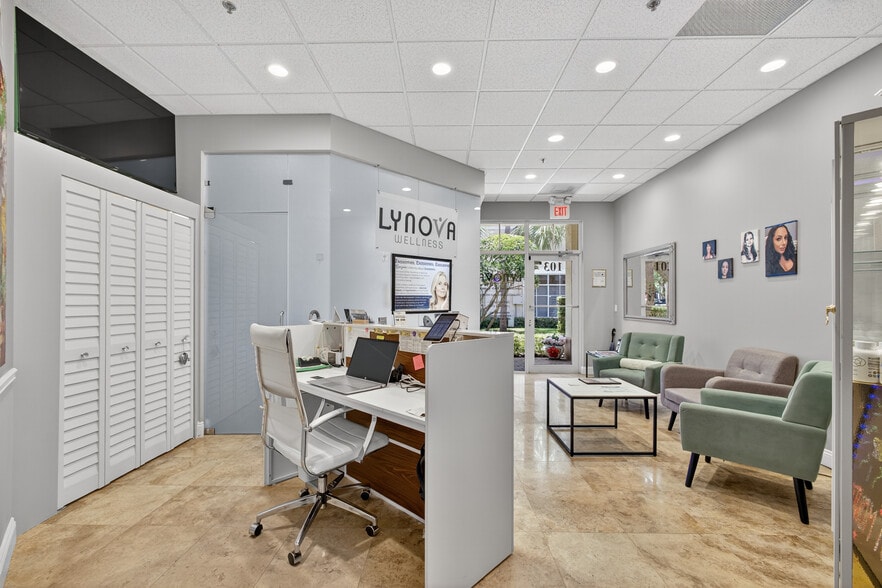 More Photos Of 3307 Northlake Blvd, Palm Beach Gardens Office For Sale