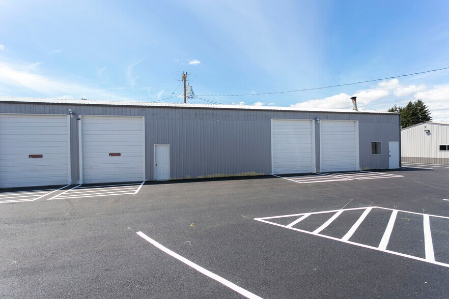More Photos Of 1091 Chemawa, Keizer Warehouse For Lease