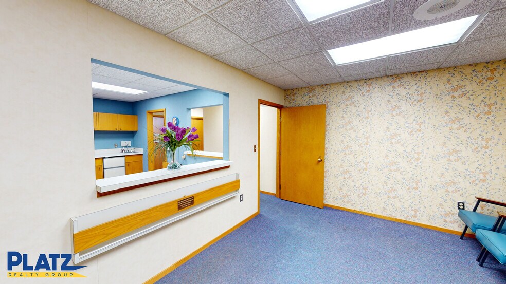 More Photos Of 1700 E Market St NE, Warren Medical For Lease