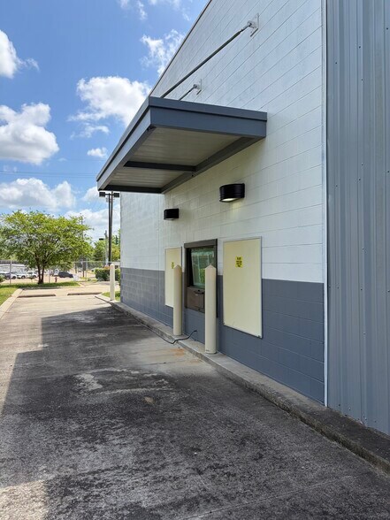 More Photos Of 400 Washington Ave, Mansfield Freestanding For Lease