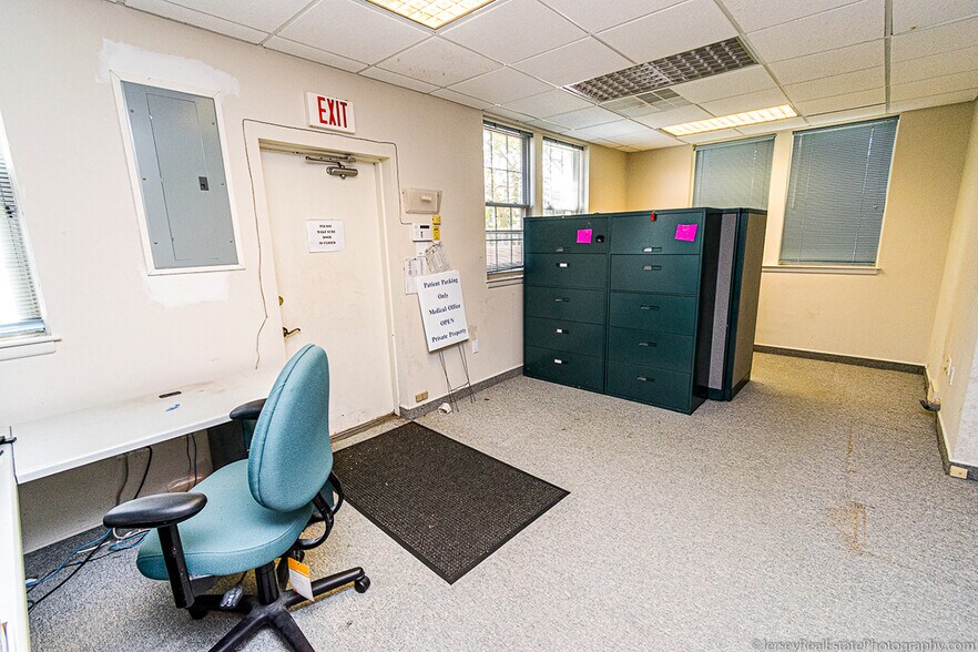 More Photos Of 110 Harbor Ln, Somers Point Medical For Sale