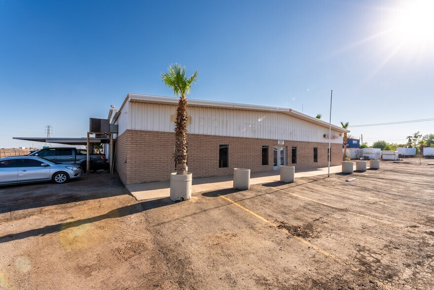 More Photos Of 397 E Evan Hewes Hwy, El Centro Auto Repair For Sale
