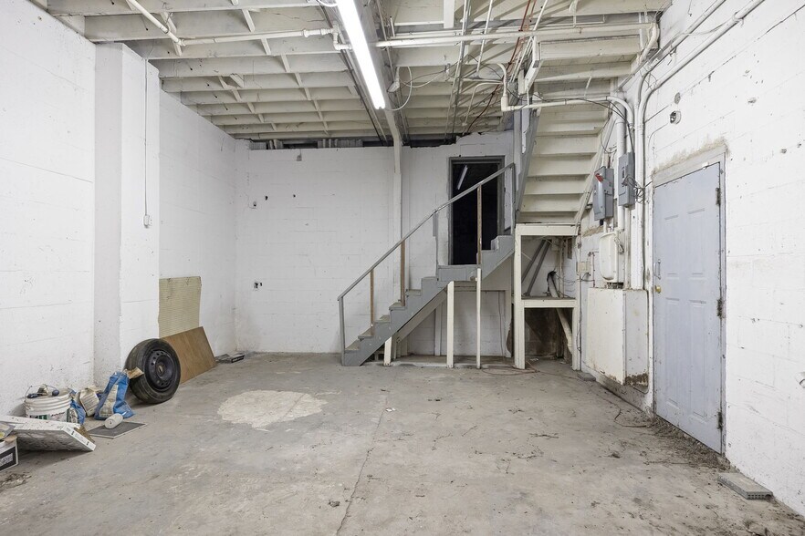More Photos Of 1710 S Belt Hwy, Saint Joseph Auto Dealership For Sale