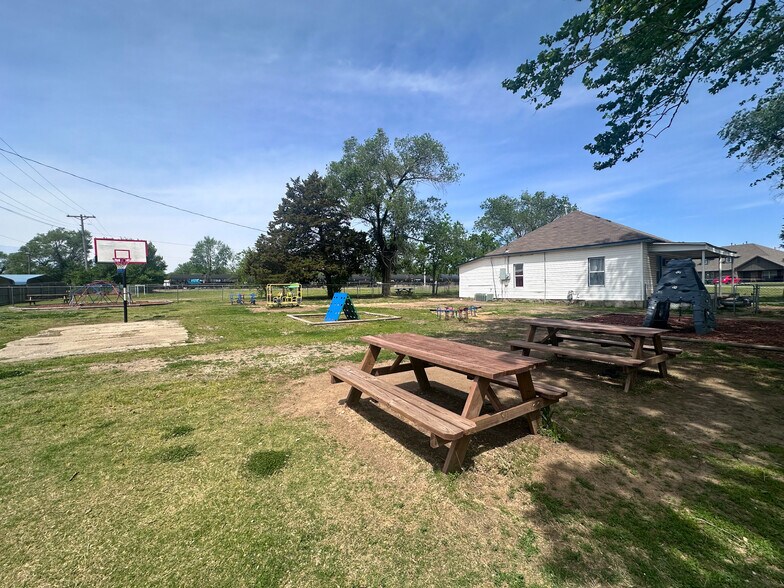 More Photos Of 710 W Broadway St, Collinsville Daycare Center For Sale