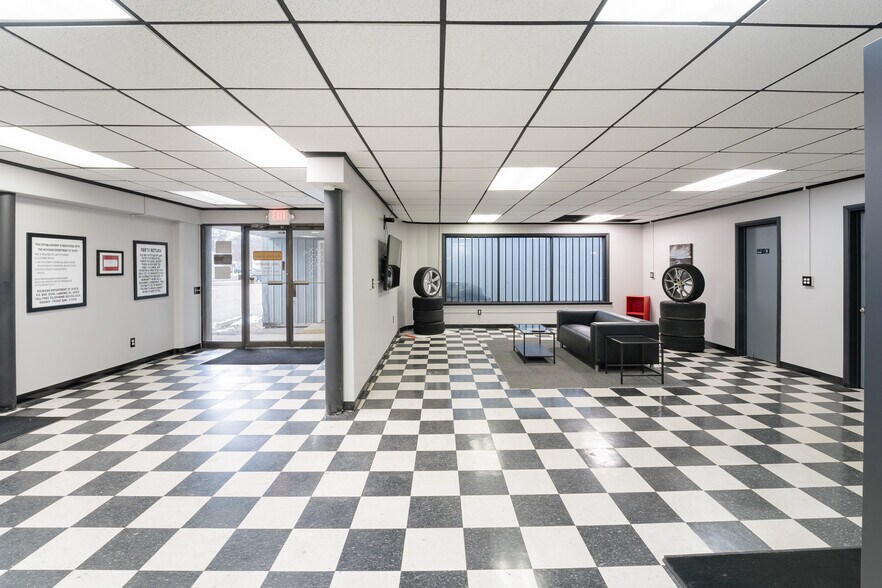More Photos Of 901 Riverview Dr, Kalamazoo Auto Repair For Sale