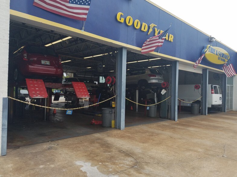 More Photos Of 2575 W Colonial Dr, Orlando Auto Repair For Sale