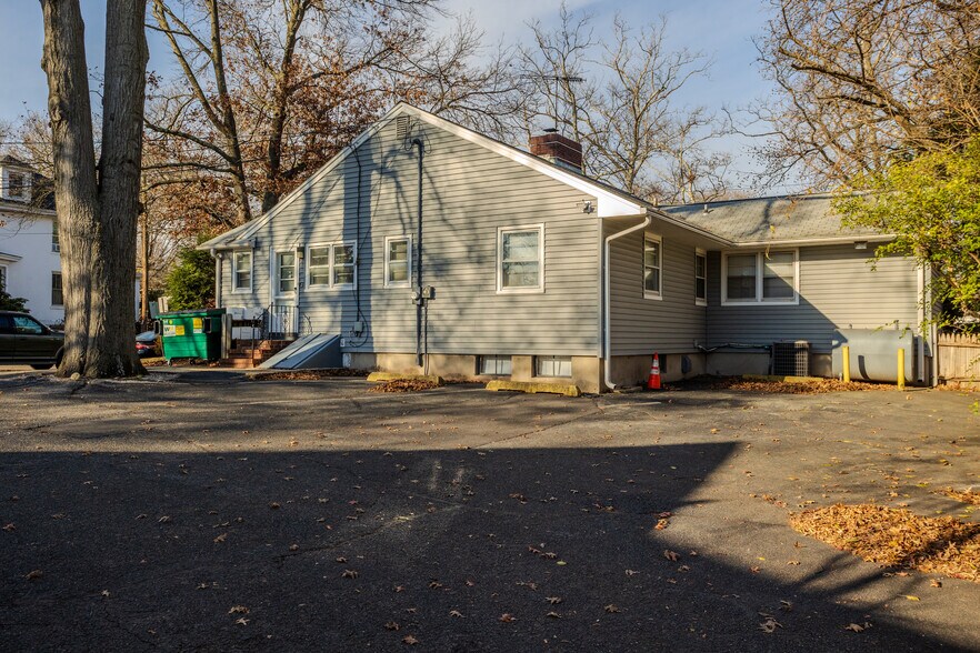 More Photos Of 73 Amboy Ave, Metuchen Medical For Sale