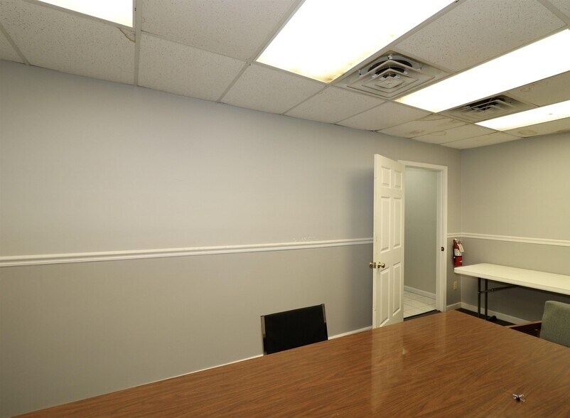 More Photos Of 617 N 22nd Ave, Humboldt Office For Sale