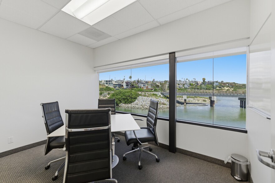 More Photos Of 2533 S Highway 101, Cardiff By The Sea Coworking Space