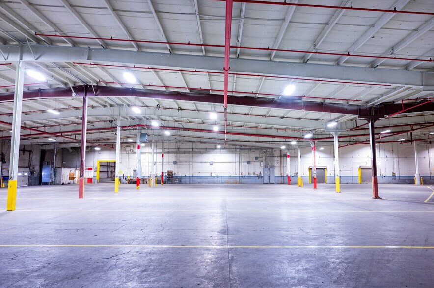 More Photos Of 403 Degner Ave, Mayville Manufacturing For Lease