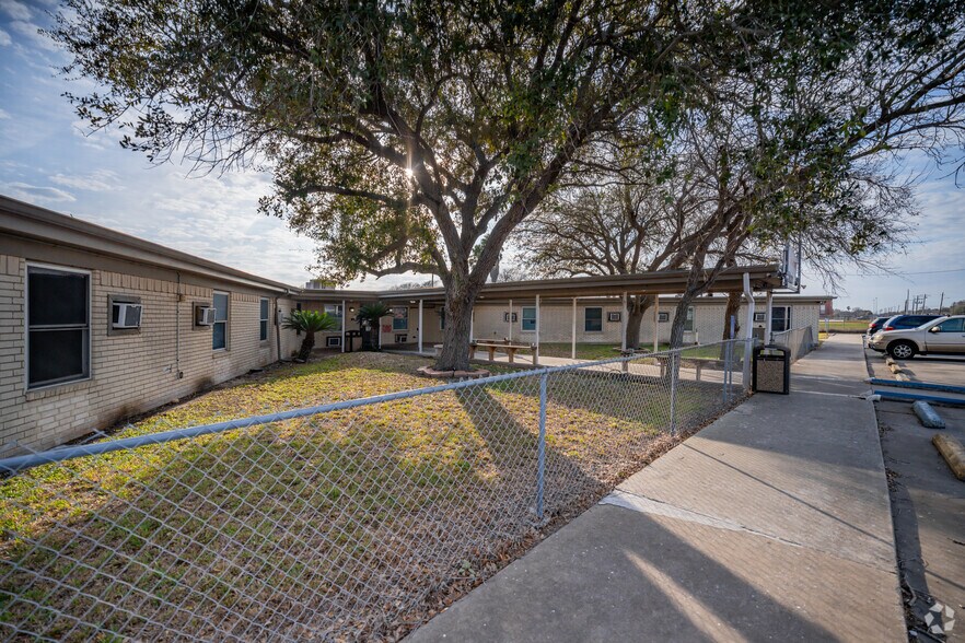 More Photos Of 3031 McArdle Rd, Corpus Christi Apartments For Sale