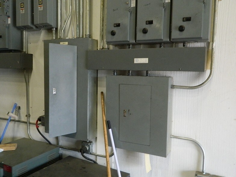 More Photos Of 3777 Winchester Rd, Memphis Showroom For Lease