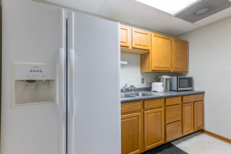 More Photos Of 1151 Bethel Rd, Columbus Medical For Sale