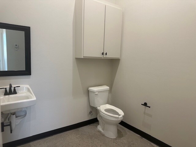 More Photos Of 1010 S Santa Fe Ave, Moore Office For Sale