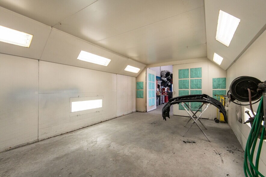 More Photos Of 7455 S Harlem Ave, Bridgeview Flex For Sale