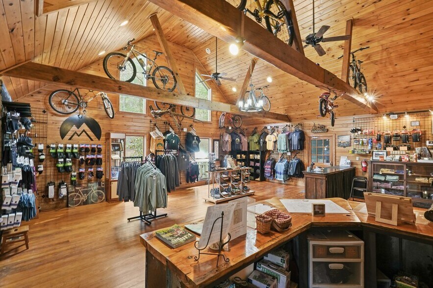 More Photos Of 400 Mulberry Gap Rd, Ellijay Hospitality For Sale