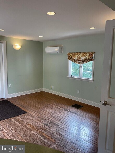 More Photos Of 300 Spruce St, Doylestown Office For Sale