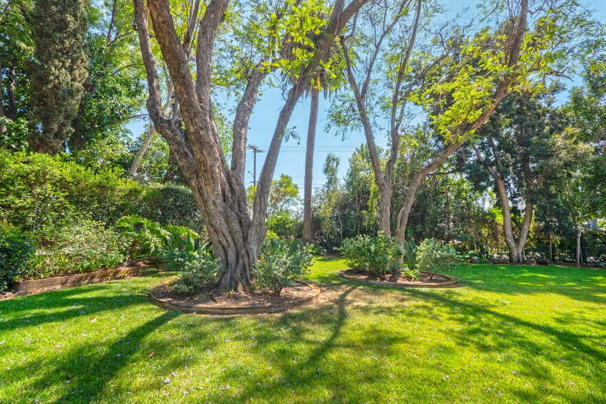 More Photos Of 2083 Grace St, Riverside Multifamily For Sale