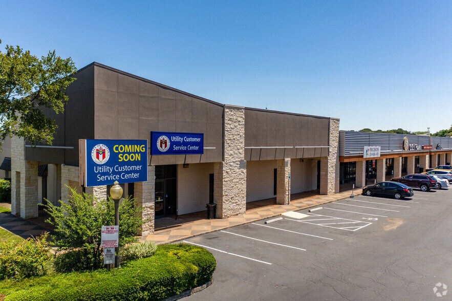More Photos Of 1901 W William Cannon Dr, Austin Freestanding For Lease