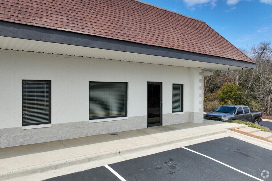 More Photos Of 922 E Jefferson St, Americus Medical For Lease