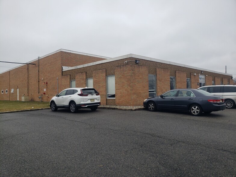 More Photos Of 160 Legrand Ave, Northvale Warehouse For Lease