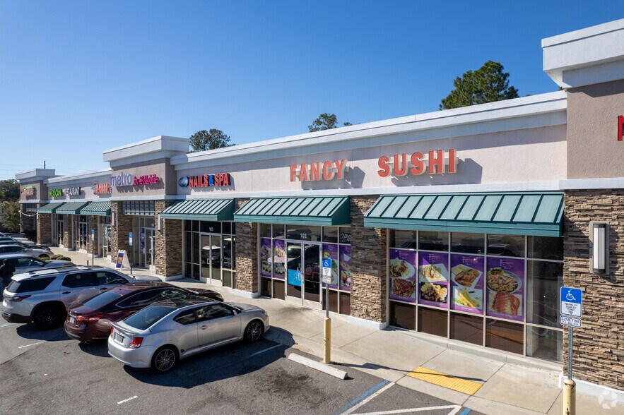 More Photos Of 7025-7099 Collins Rd, Jacksonville Unknown For Lease