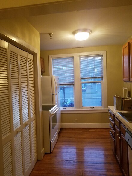 More Photos Of 331 22nd Ave N, Nashville Office For Sale