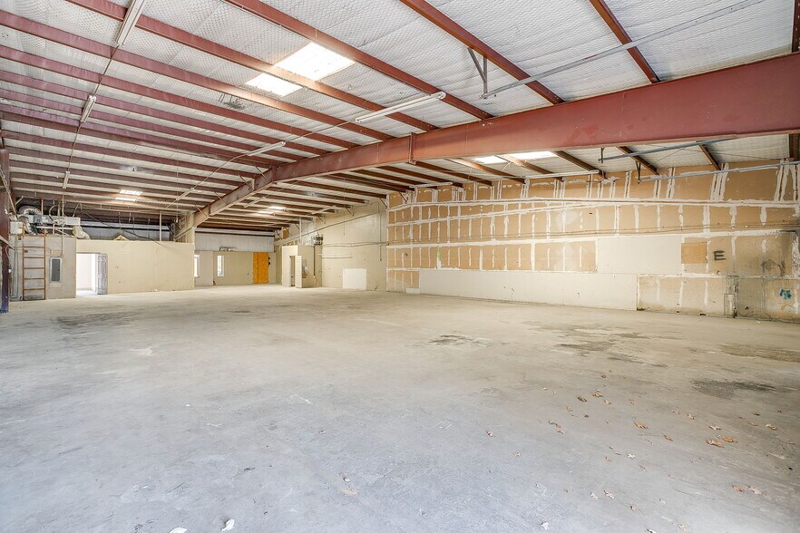 More Photos Of 4608 Maxey Rd, Fort Worth Warehouse For Lease