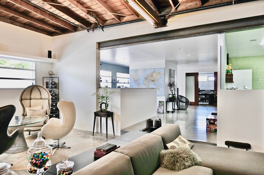 More Photos Of 1920 Olympic Blvd, Santa Monica Loft Creative Space For Lease