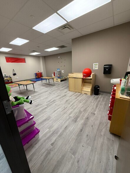 More Photos Of 1351 N Zaragoza Rd, El Paso Office For Sale