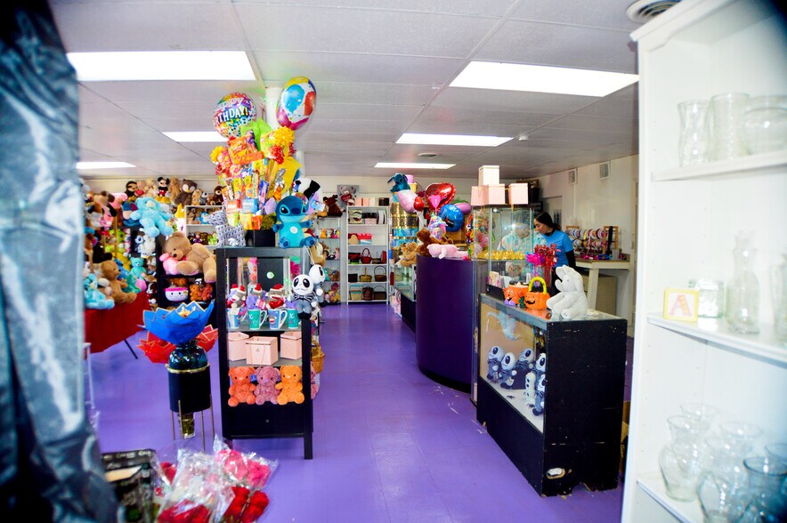 More Photos Of 1085-1091 S Federal Blvd, Denver Storefront Retail Office For Sale