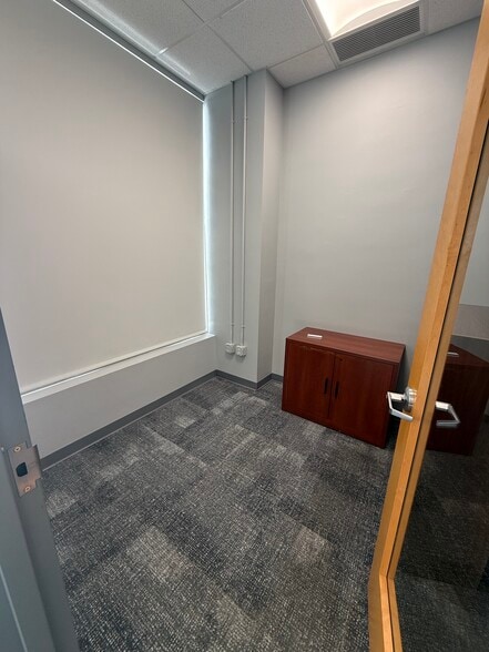 More Photos Of 2212 Murray Ave, Pittsburgh Apartments For Lease