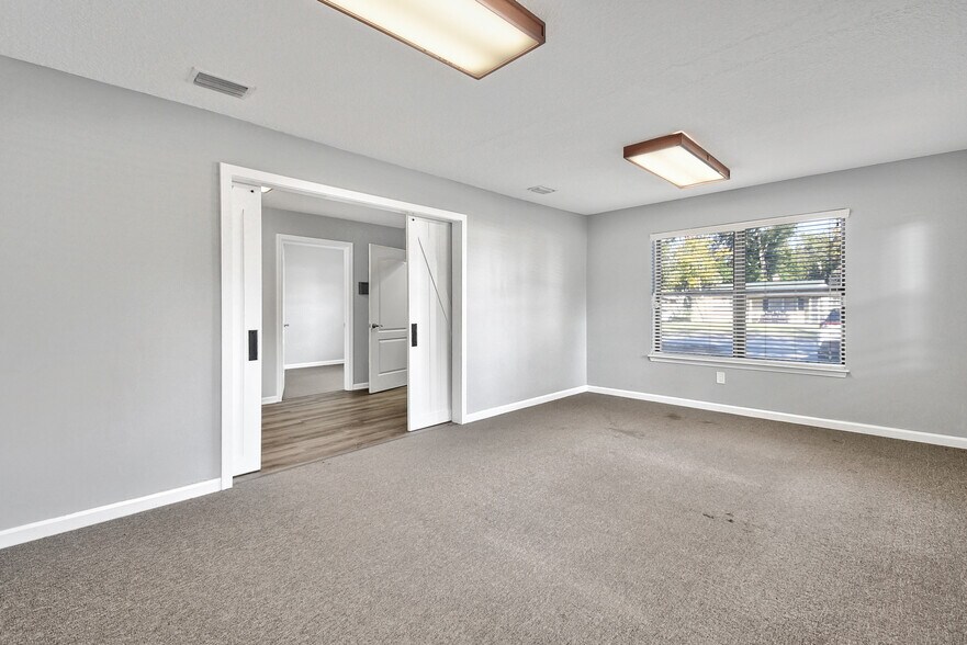 More Photos Of 2968 Rainbow Rd, Jacksonville Medical For Lease