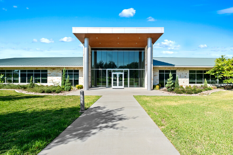 Primary Photo Of 4001 Central Pointe Pky, Temple Office For Lease