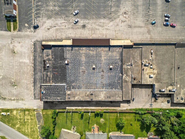More Photos Of 5340-5364 Broadway, Merrillville Storefront For Sale