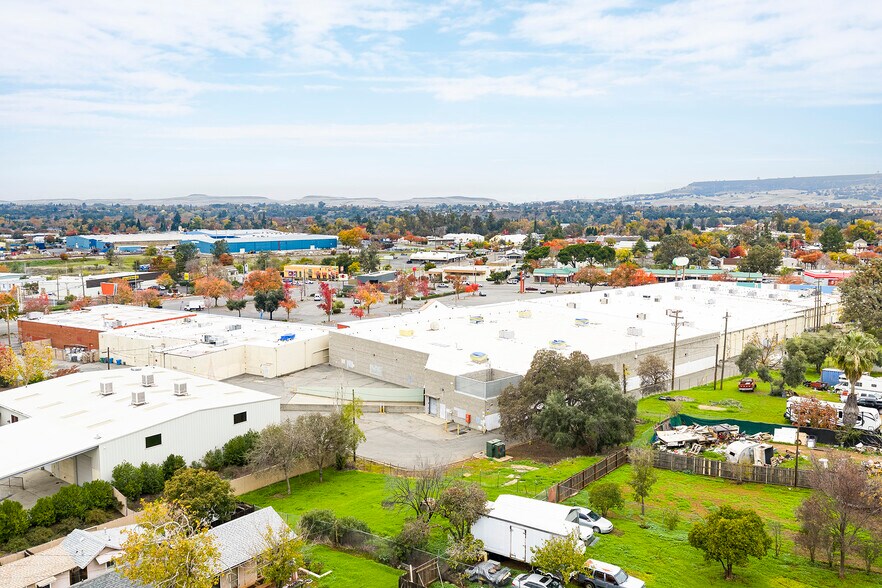 More Photos Of 1815-1985 Oro Dam Blvd E, Oroville Department Store For Sale