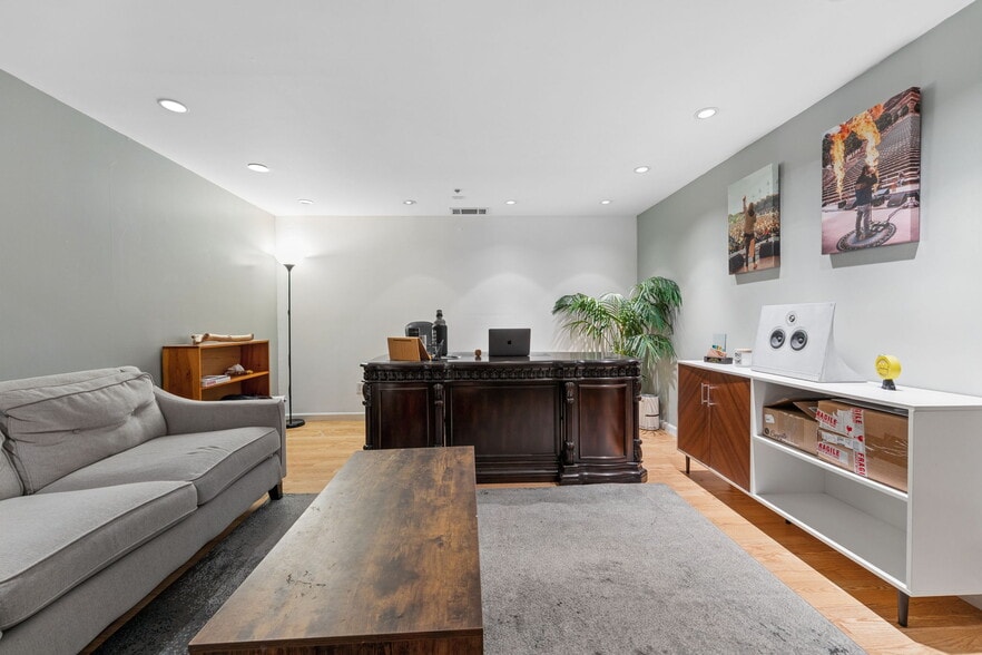 More Photos Of 825-829 27th Ave, Oakland Manufacturing For Sale