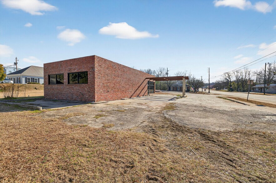 More Photos Of 4800 Lamb Ave, Union Point Service For Sale