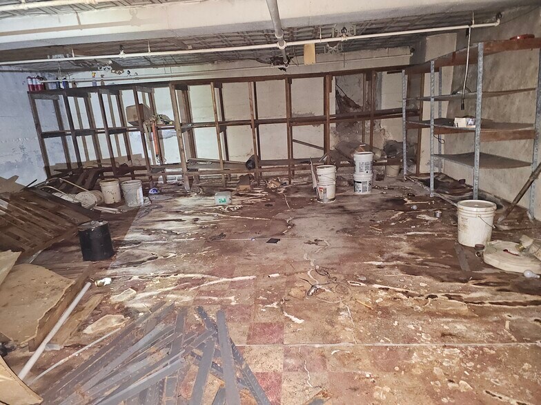 More Photos Of 2000-2014 Salisbury St, Saint Louis General Retail For Sale