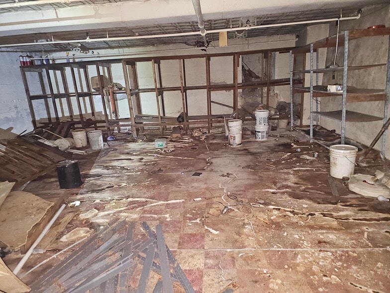 More Photos Of 2000-2014 Salisbury St, Saint Louis General Retail For Sale