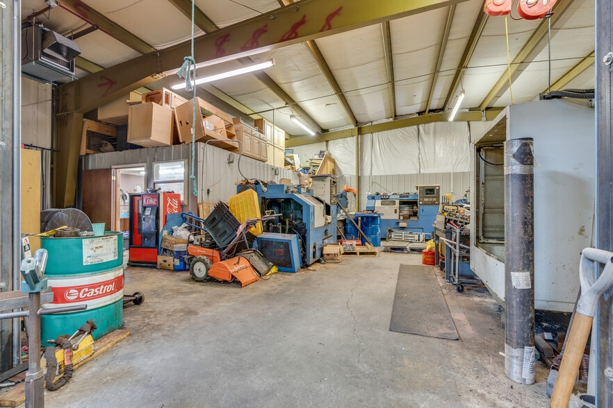More Photos Of 5560 Highway 19 E, Hampton Manufacturing For Sale