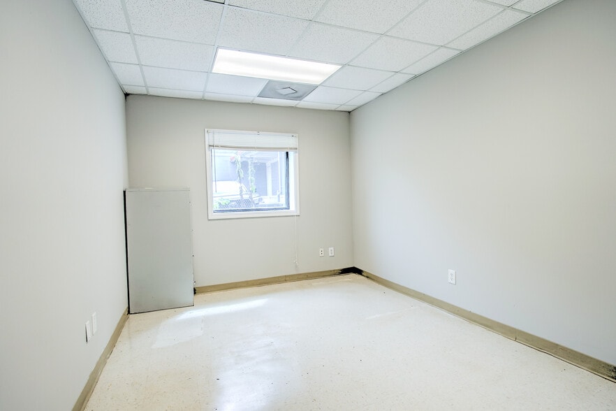 More Photos Of 651 W Broad St, Athens Medical For Lease