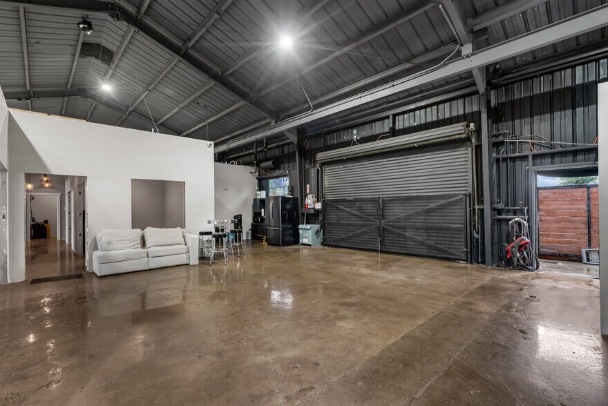 More Photos Of 2637 Saint Louis Ave, Signal Hill Warehouse For Sale